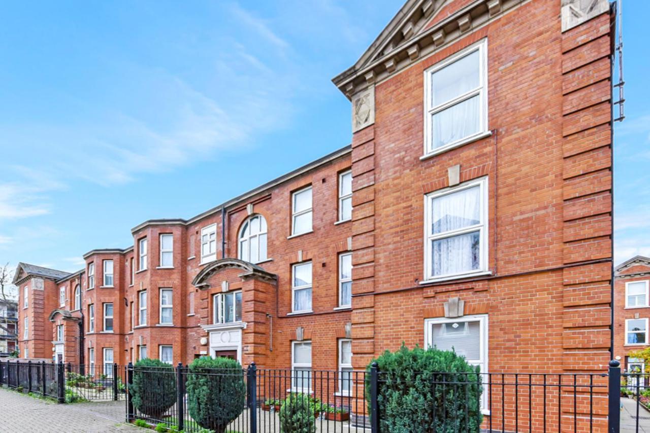 Family Friendly, Zone 2, 2 Beds, Overground Londra Esterno foto
