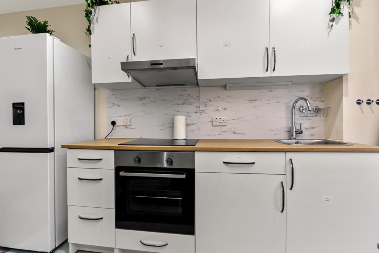 Family Friendly, Zone 2, 2 Beds, Overground Londra Esterno foto