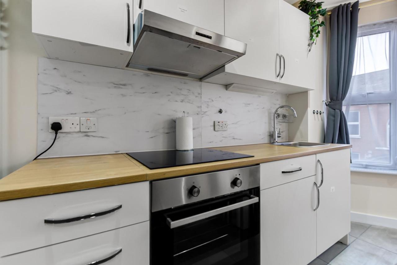 Family Friendly, Zone 2, 2 Beds, Overground Londra Esterno foto